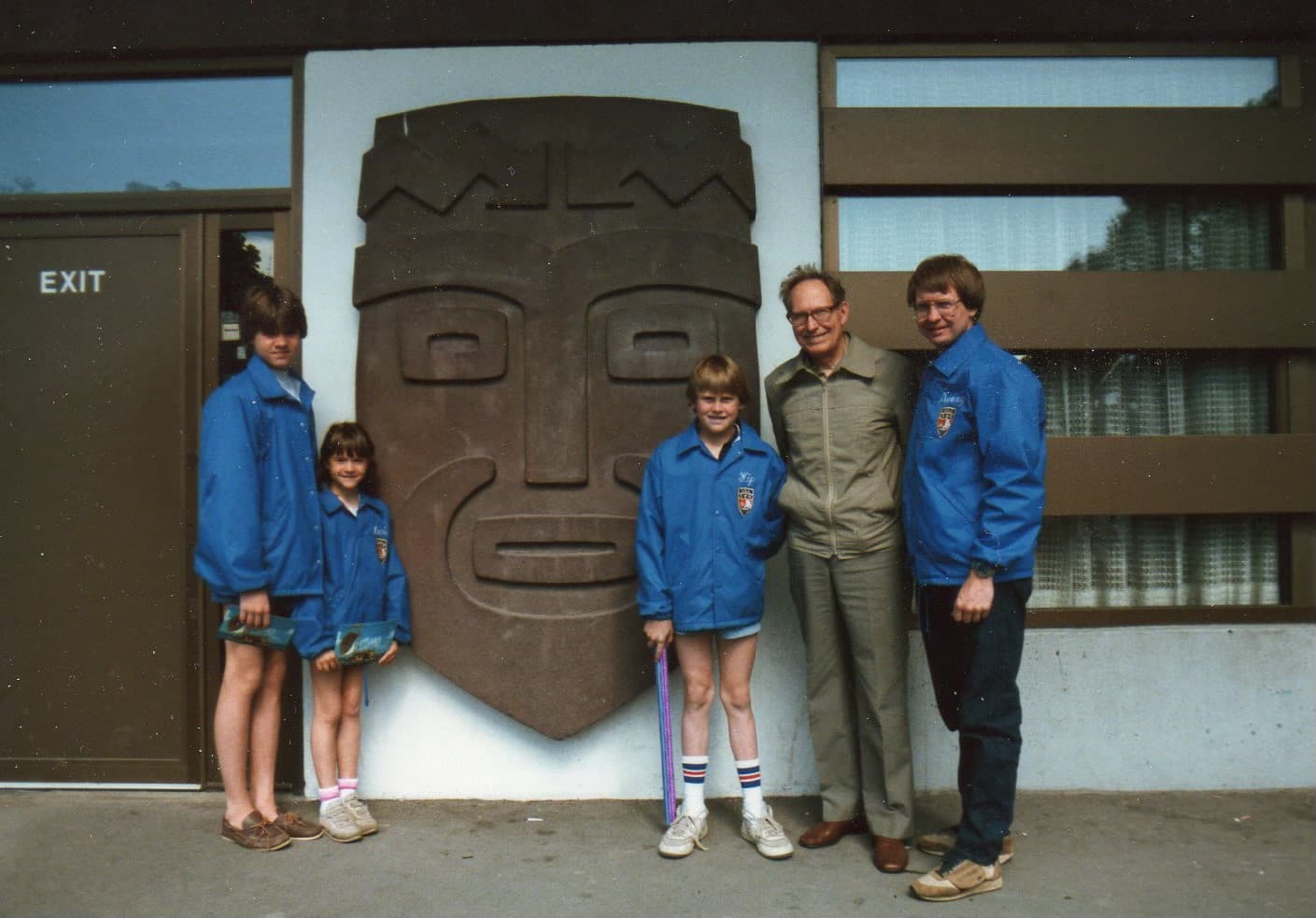 Kip Prestholdt (12) standing next to Knut Haugland 1984
